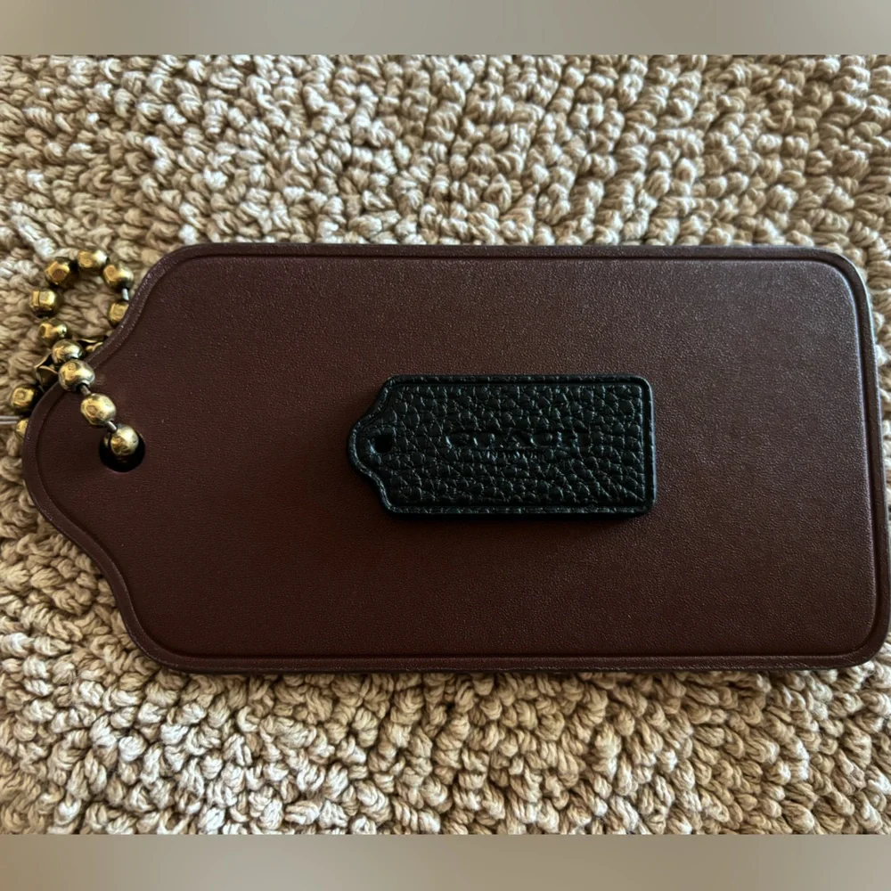 Coach X Large Embossed Leather Hang Tag - Picture 3 of 6